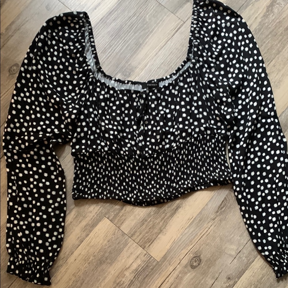 Forever 21 Black and White Daisy Blouse